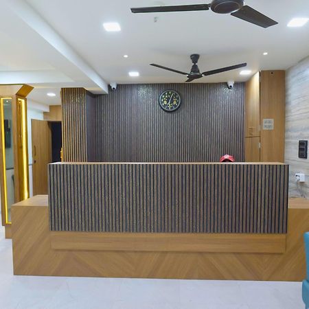 Hotel Royal Elite Rajkot Extérieur photo