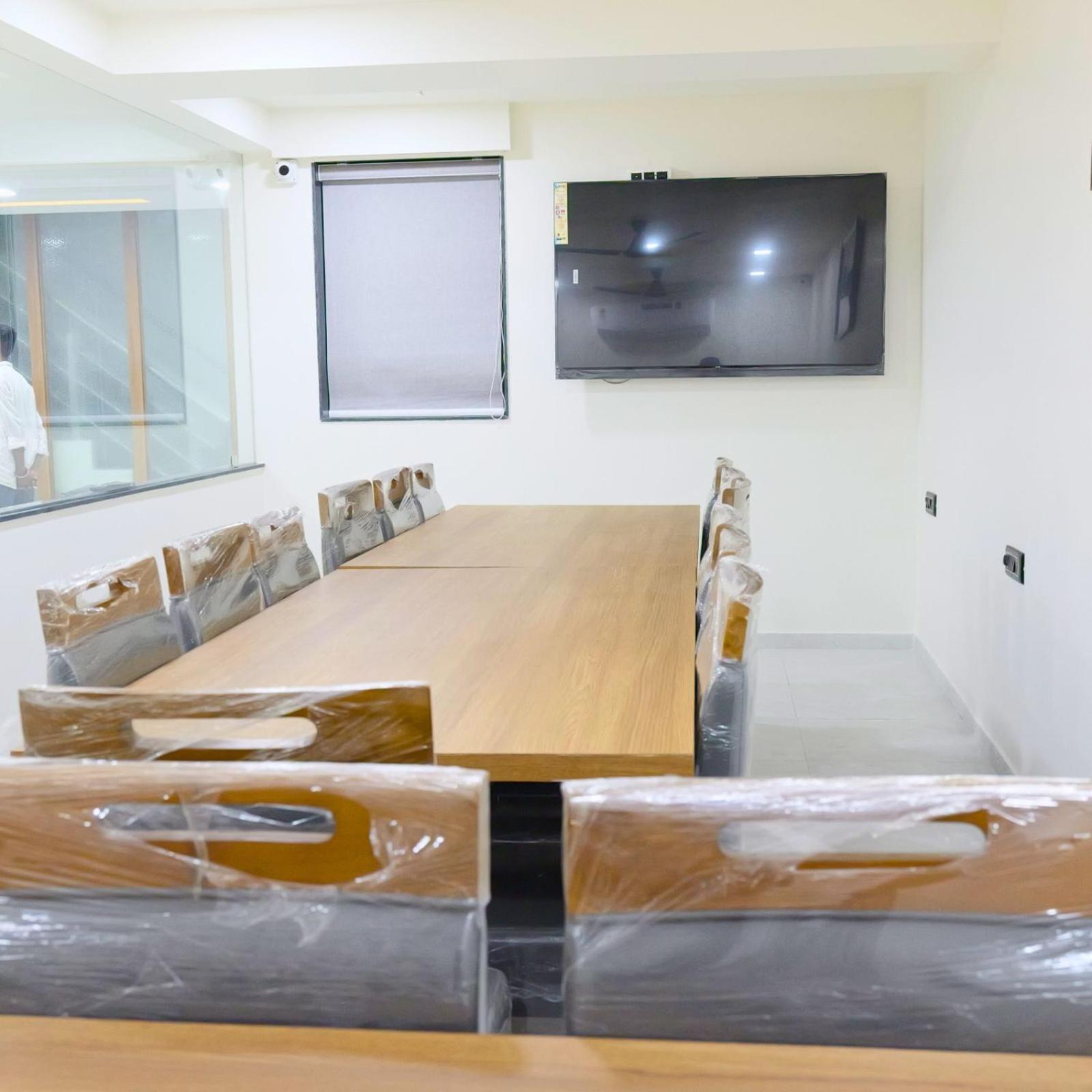 Hotel Royal Elite Rajkot Extérieur photo